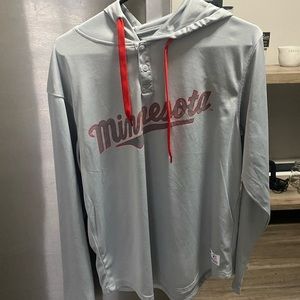 MINNESOTA TWINS SIZE MEDIUM light weight sweatshirt
